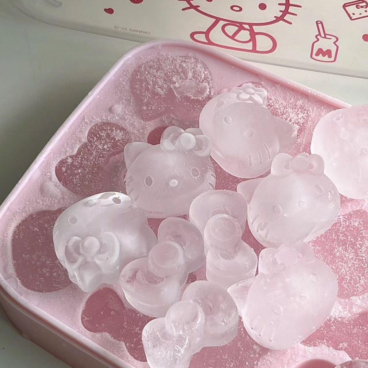 Hellokitty silicone ice cube tray Cartoon food-grade pressed ice cube